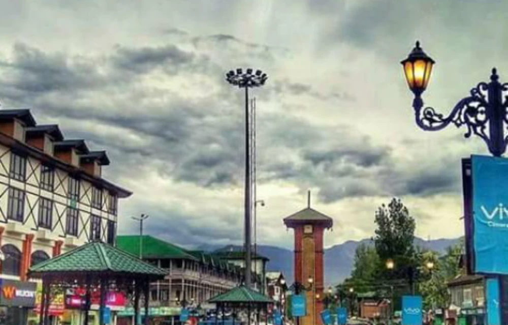 Paradise Hotel at Lal Chowk